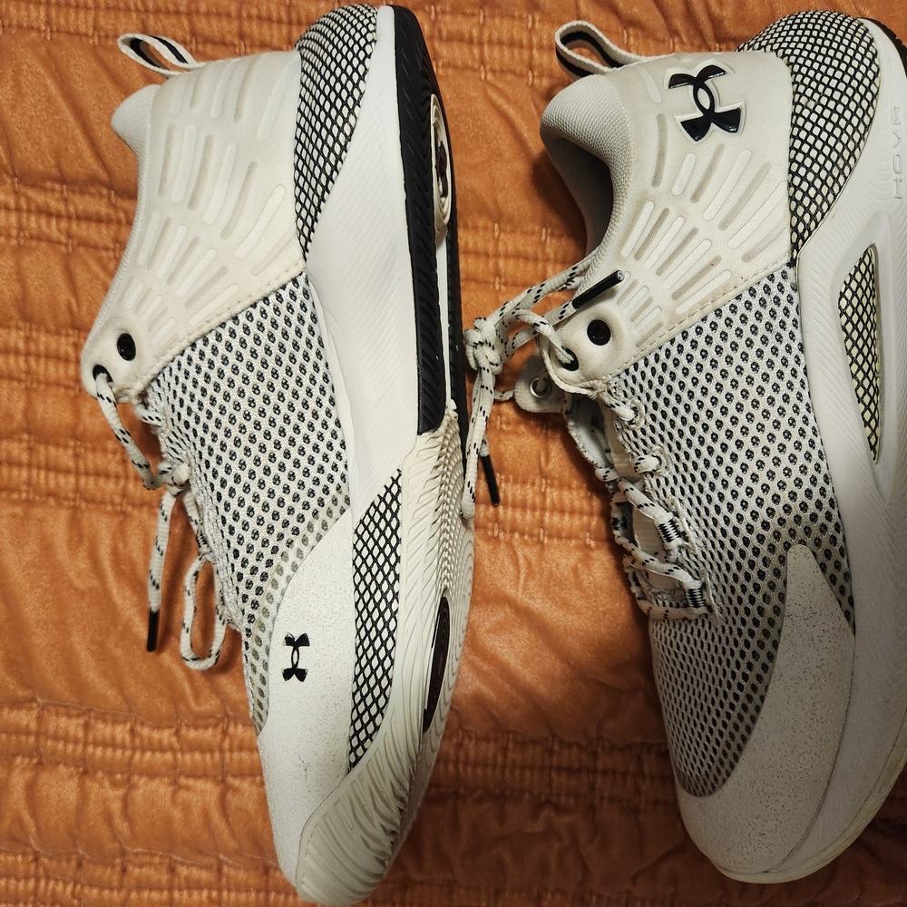 Under Armour Womans Block City volley ball shoes